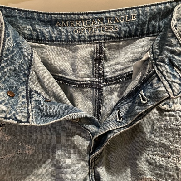 American Eagle Distressed Denim Button Fly Blue Jeans Unique Patched - Picture 3 of 6